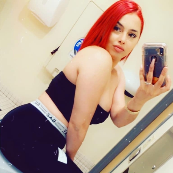 Meet your Posher, Yvette - Picture 1 of 1